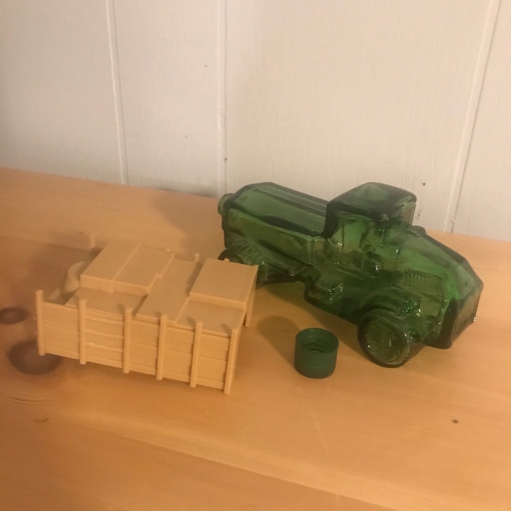 Vintage AVON Bottle: Green Truck